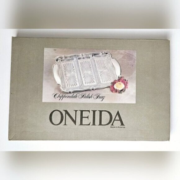 Vintage Oneida Chippendale Relish Tray – Silverplate w/ Glass Liner – New in Box - Picture 2 of 12